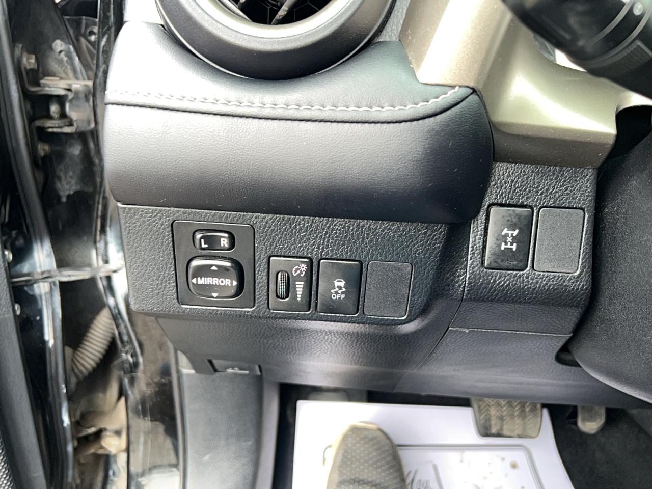 2013 Toyota RAV4 XLE Photo