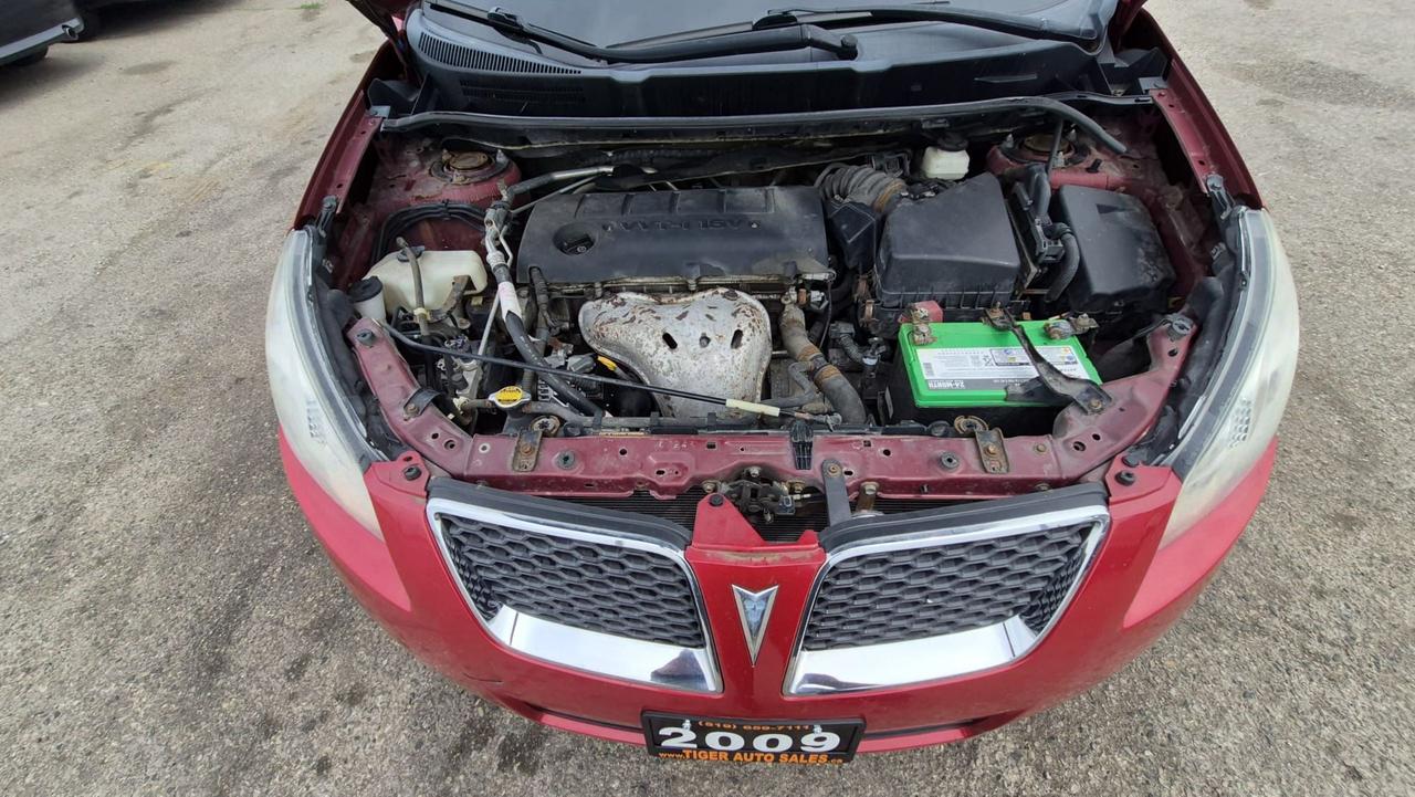 2009 Pontiac Vibe AWD, 4 CYL, AUTO, ALLOYS, TOYOTA ENGINE, AS IS Photo
