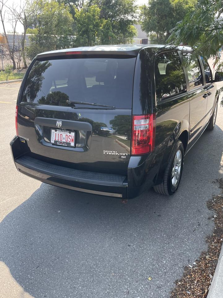 2010 Dodge Grand Caravan SE   ONLY 105,000 KMS Photo