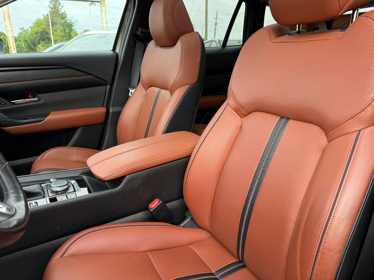 2024 Mazda CX-50 GT w/Turbo NAV! Leather! Heads up Display! Photo