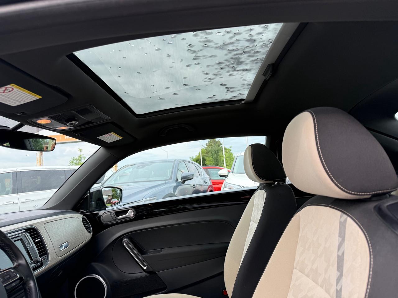 2018 Volkswagen Beetle 2.0 TSI Coast Sunroof! CarPlay! Heat Seats! Photo