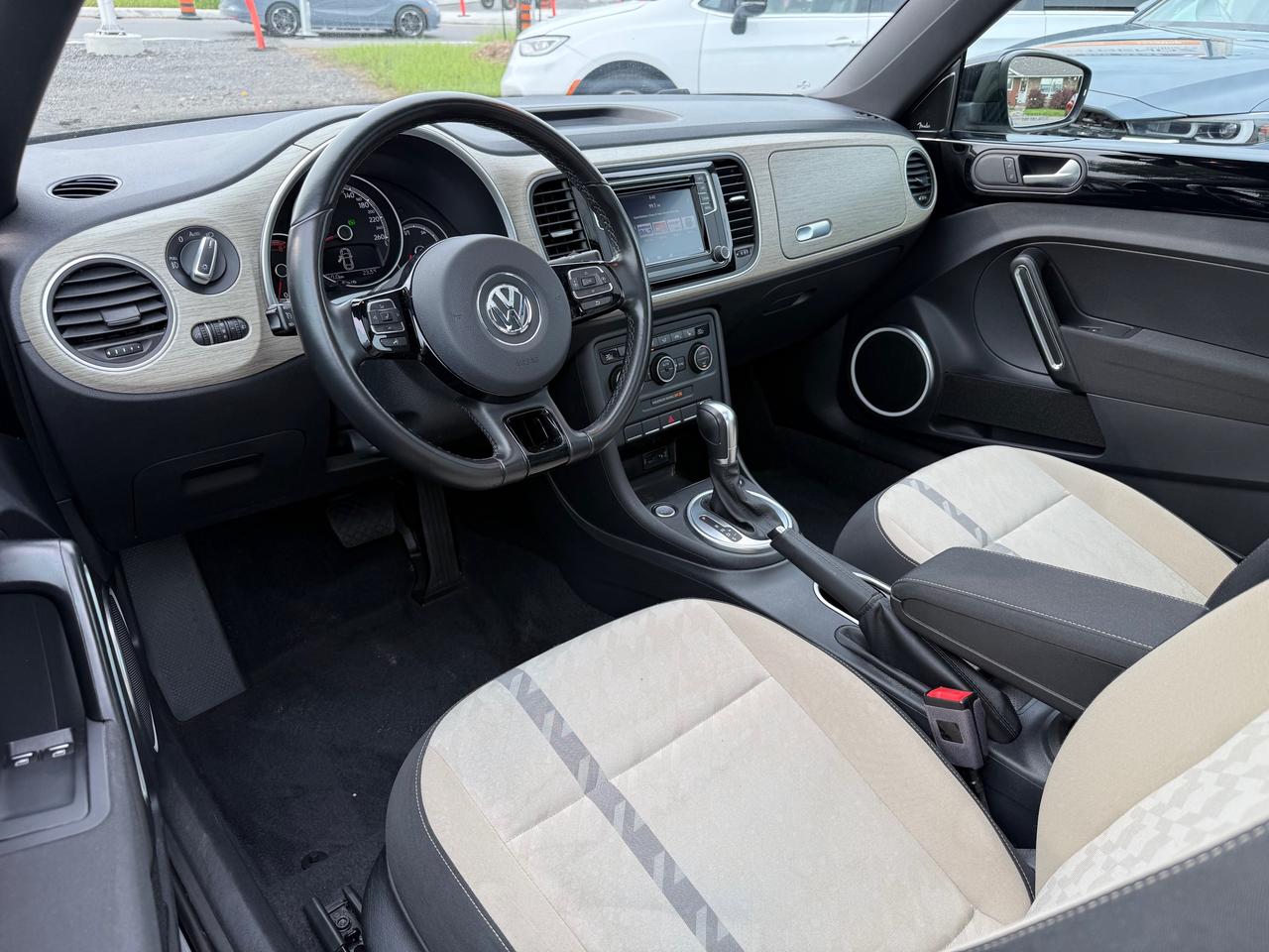 2018 Volkswagen Beetle 2.0 TSI Coast Sunroof! CarPlay! Heat Seats! Photo