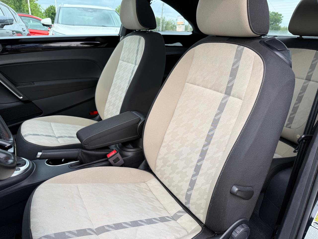 2018 Volkswagen Beetle 2.0 TSI Coast Sunroof! CarPlay! Heat Seats! Photo