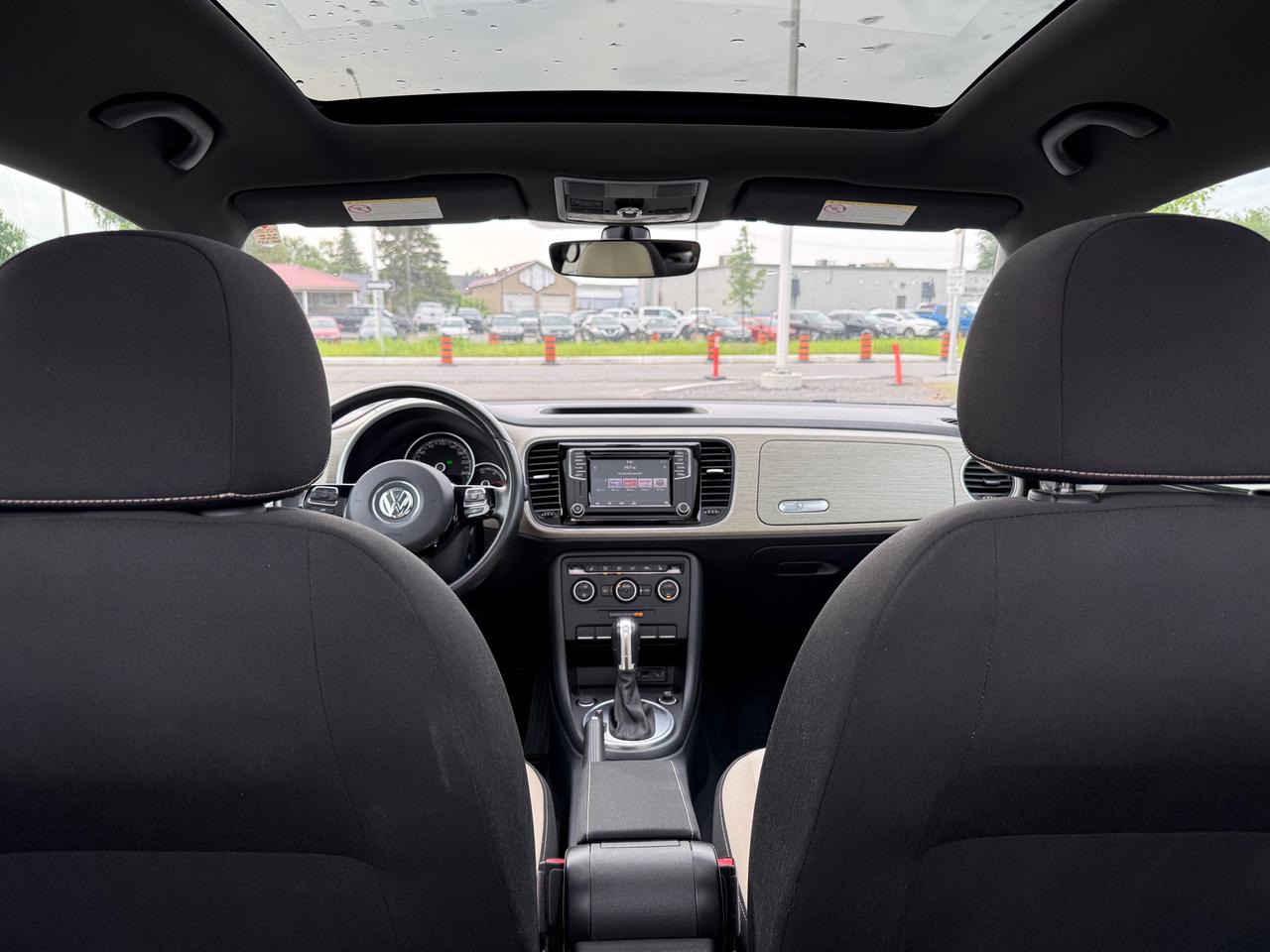 2018 Volkswagen Beetle 2.0 TSI Coast Sunroof! CarPlay! Heat Seats! Photo