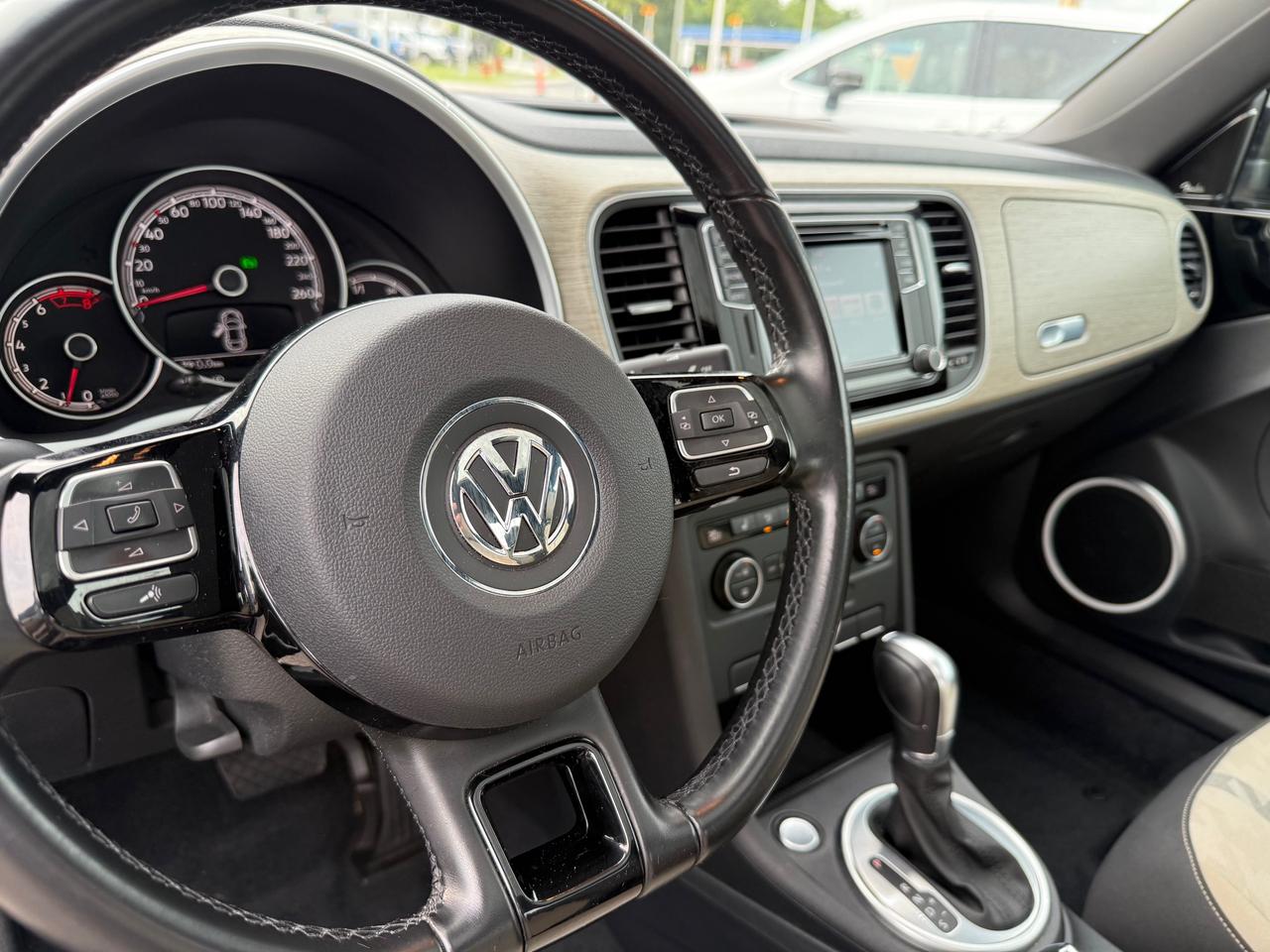 2018 Volkswagen Beetle 2.0 TSI Coast Sunroof! CarPlay! Heat Seats! Photo