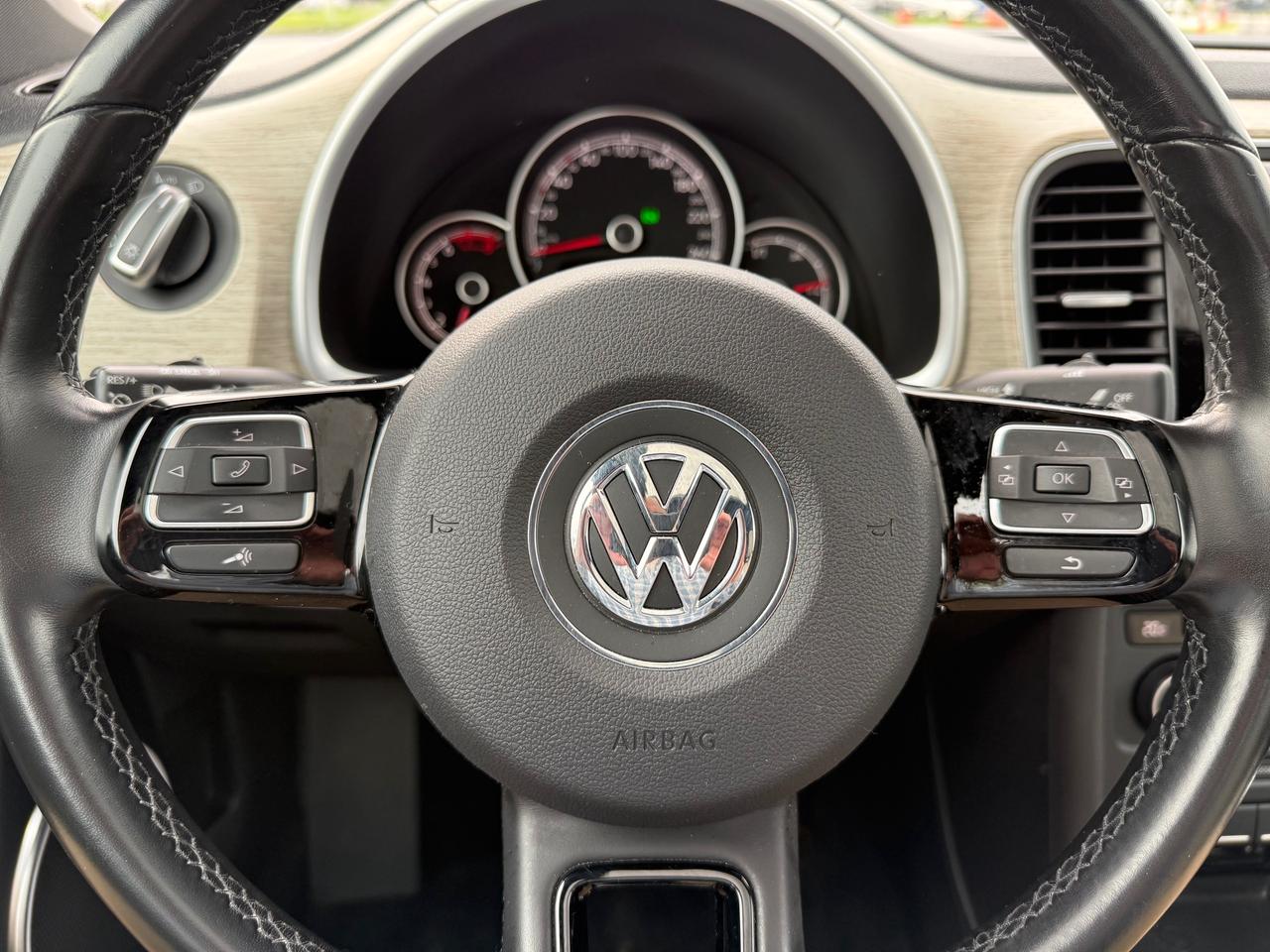 2018 Volkswagen Beetle 2.0 TSI Coast Sunroof! CarPlay! Heat Seats! Photo