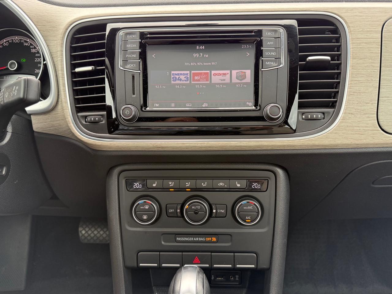 2018 Volkswagen Beetle 2.0 TSI Coast Sunroof! CarPlay! Heat Seats! Photo