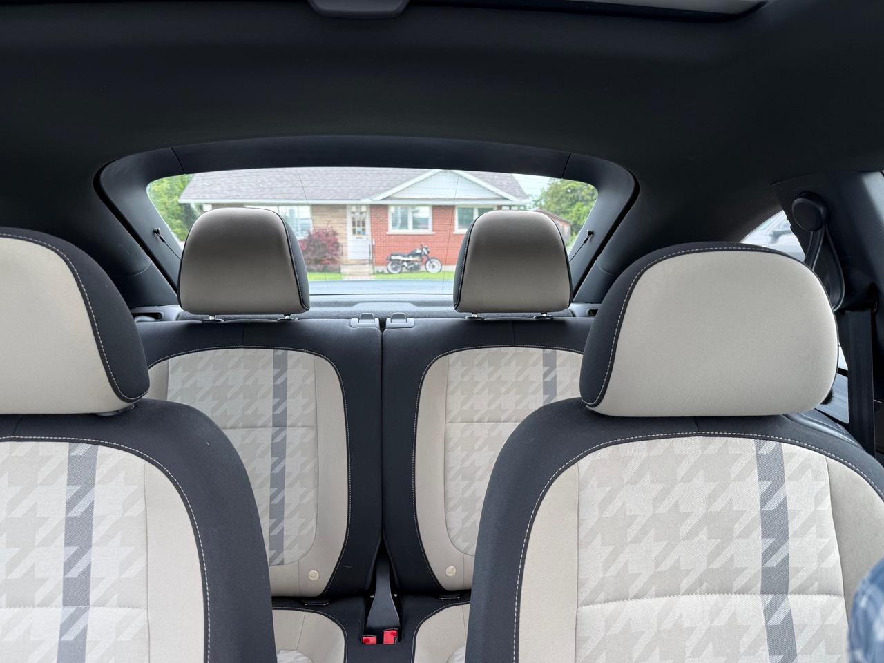 2018 Volkswagen Beetle 2.0 TSI Coast Sunroof! CarPlay! Heat Seats! Photo