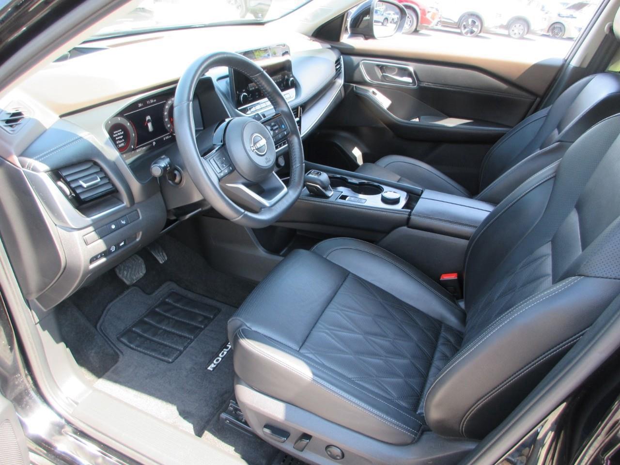 2023 Nissan Rogue Platinum Photo