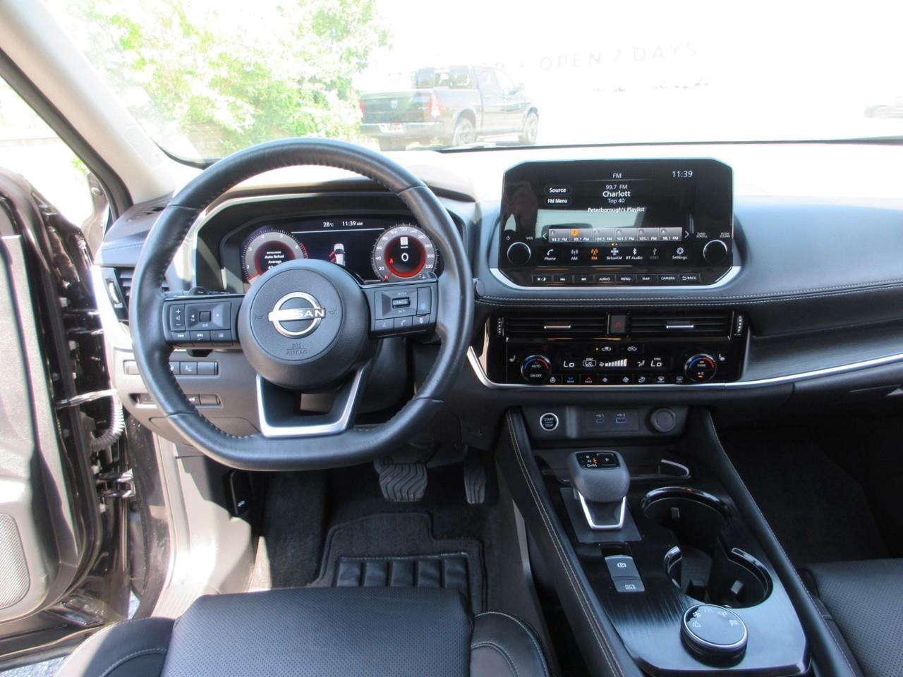 2023 Nissan Rogue Platinum Photo