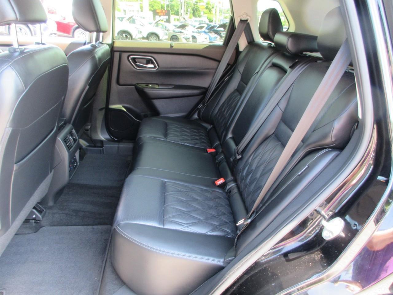 2023 Nissan Rogue Platinum Photo