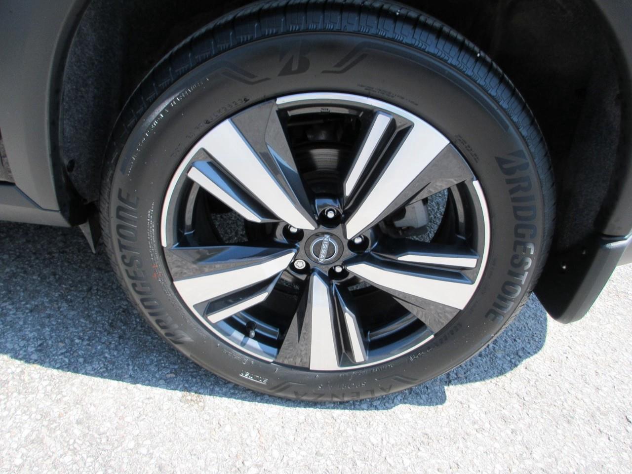 2023 Nissan Rogue Platinum Photo