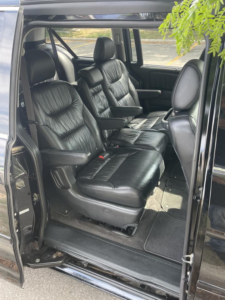 2010 Honda Odyssey TOURING   POWER SLIDING DOORS POWER SUNROOF Photo
