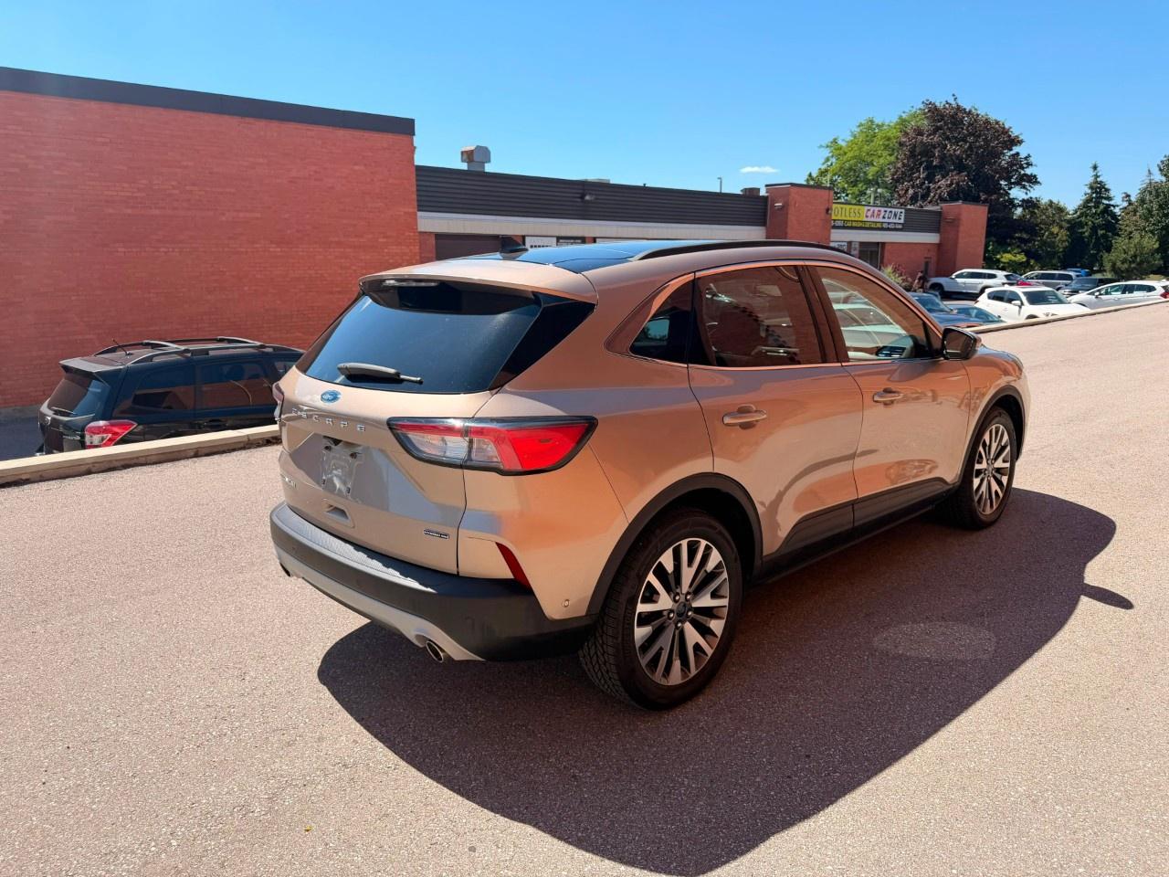 2020 Ford Escape Titanium Hybrid AWD Photo