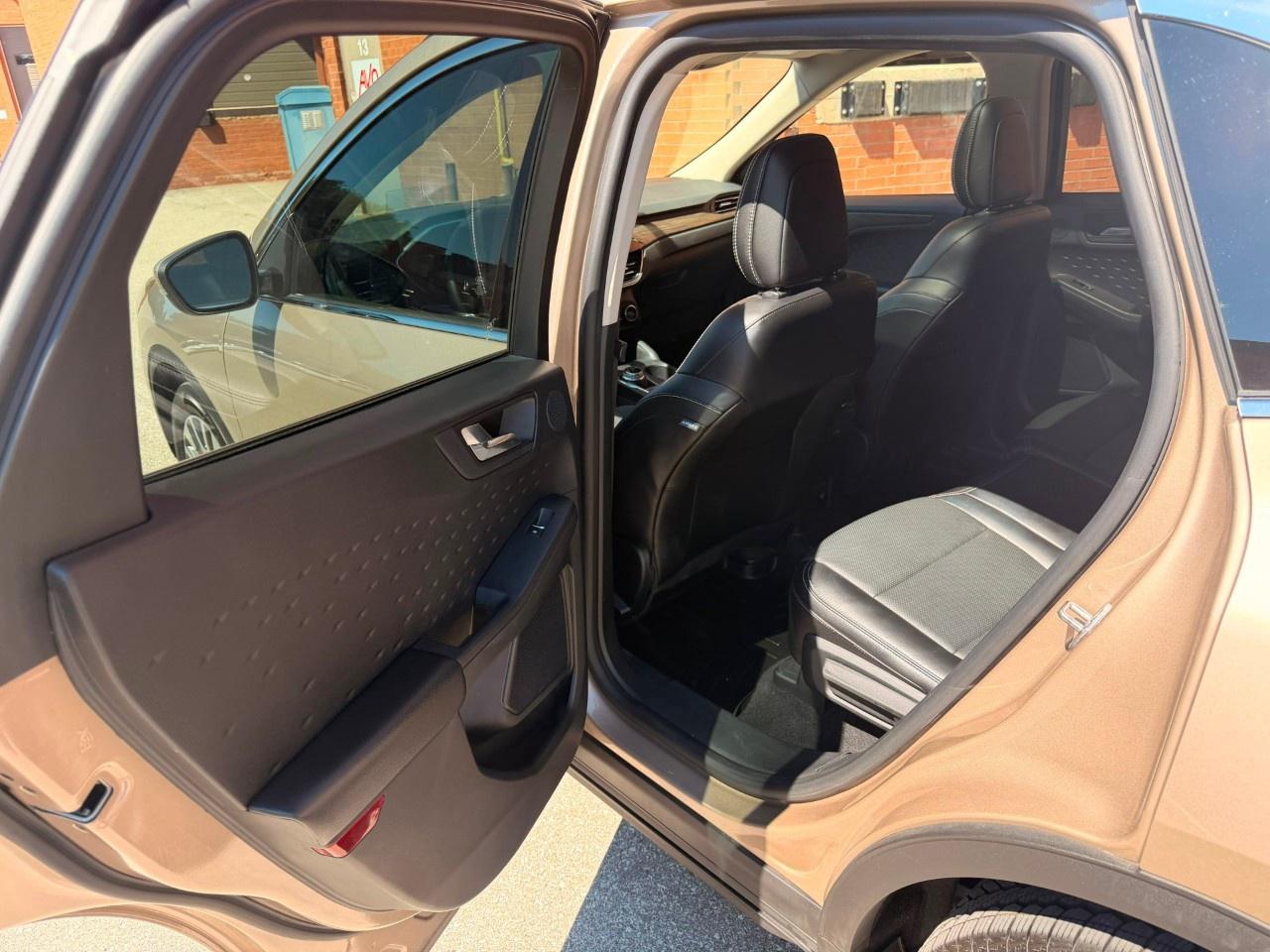2020 Ford Escape Titanium Hybrid AWD Photo