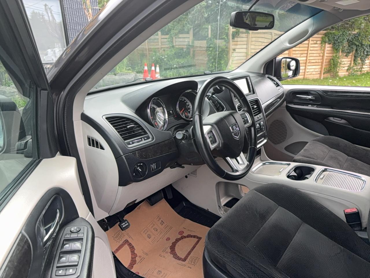 2015 Dodge Grand Caravan CANADA VALUE PACKAGE Photo4