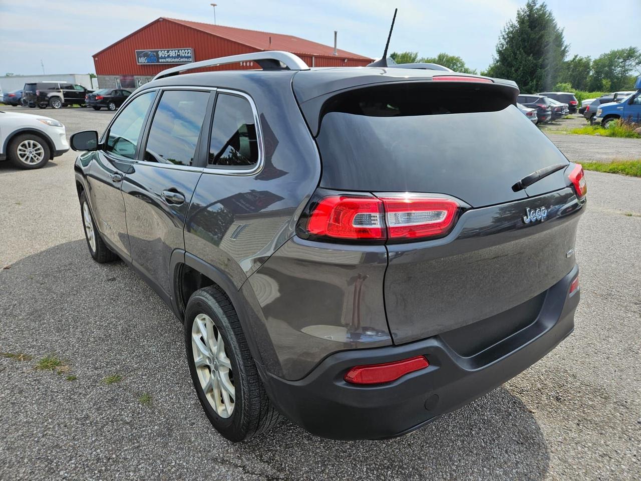 2017 Jeep Cherokee Fwd 4dr North Photo