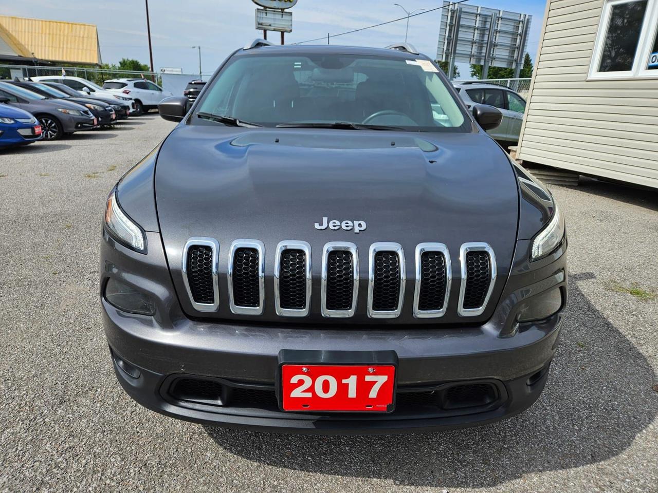 2017 Jeep Cherokee Fwd 4dr North Photo