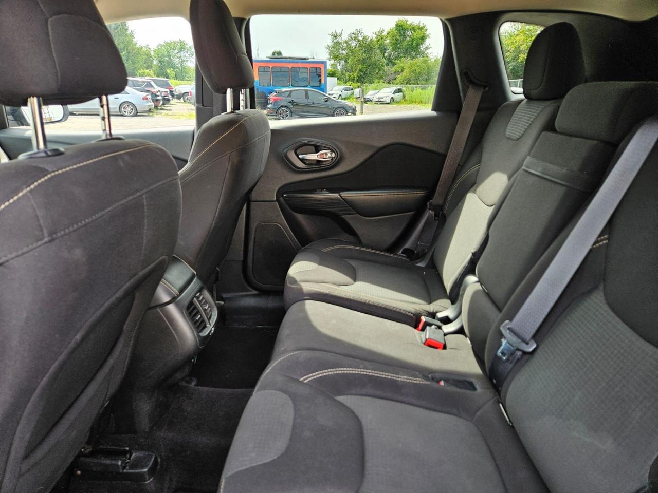 2017 Jeep Cherokee Fwd 4dr North Photo