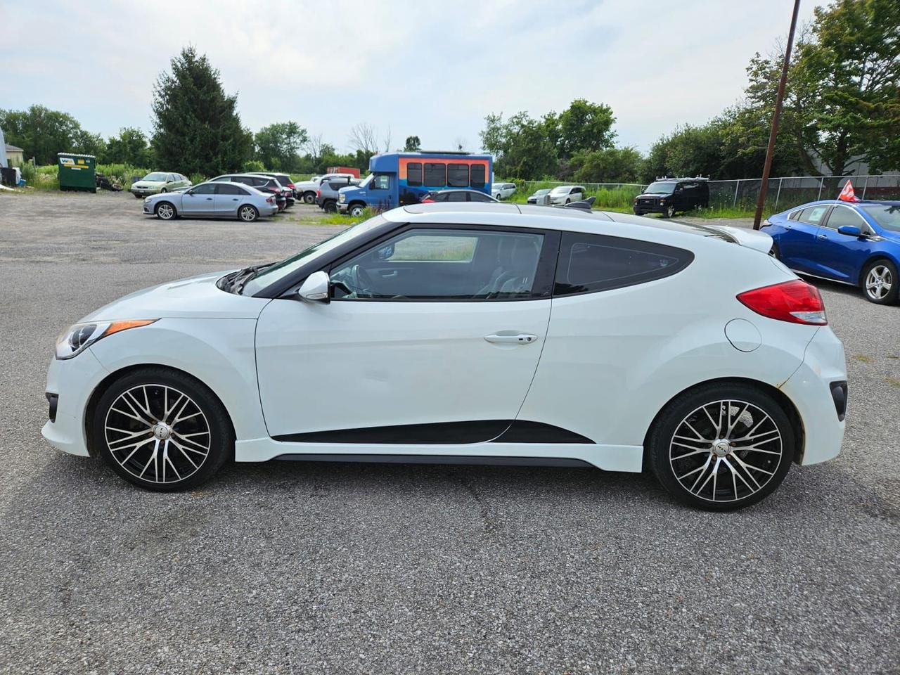2016 Hyundai Veloster 3DR CPE AUTO TURBO Photo