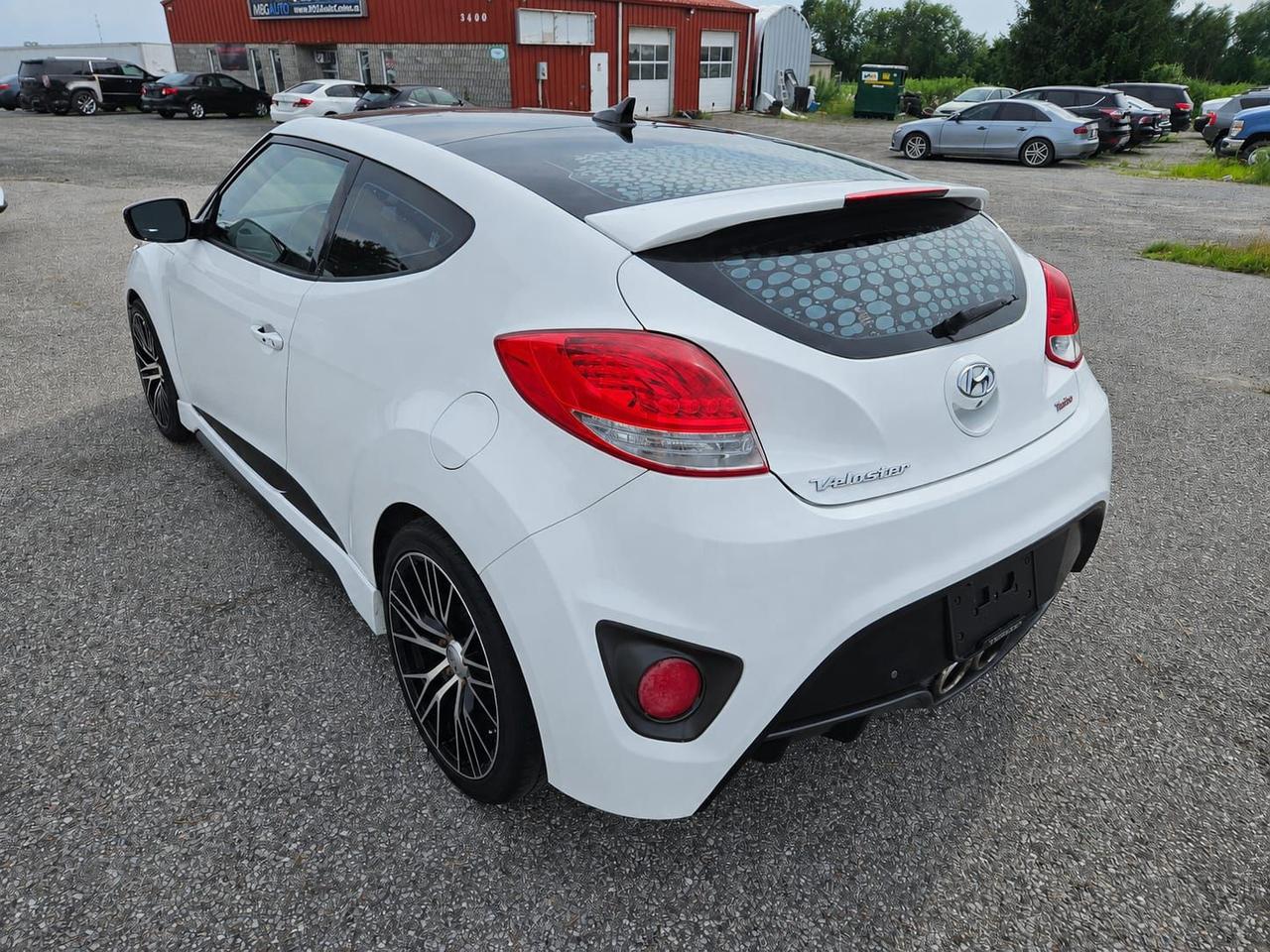 2016 Hyundai Veloster 3DR CPE AUTO TURBO Photo