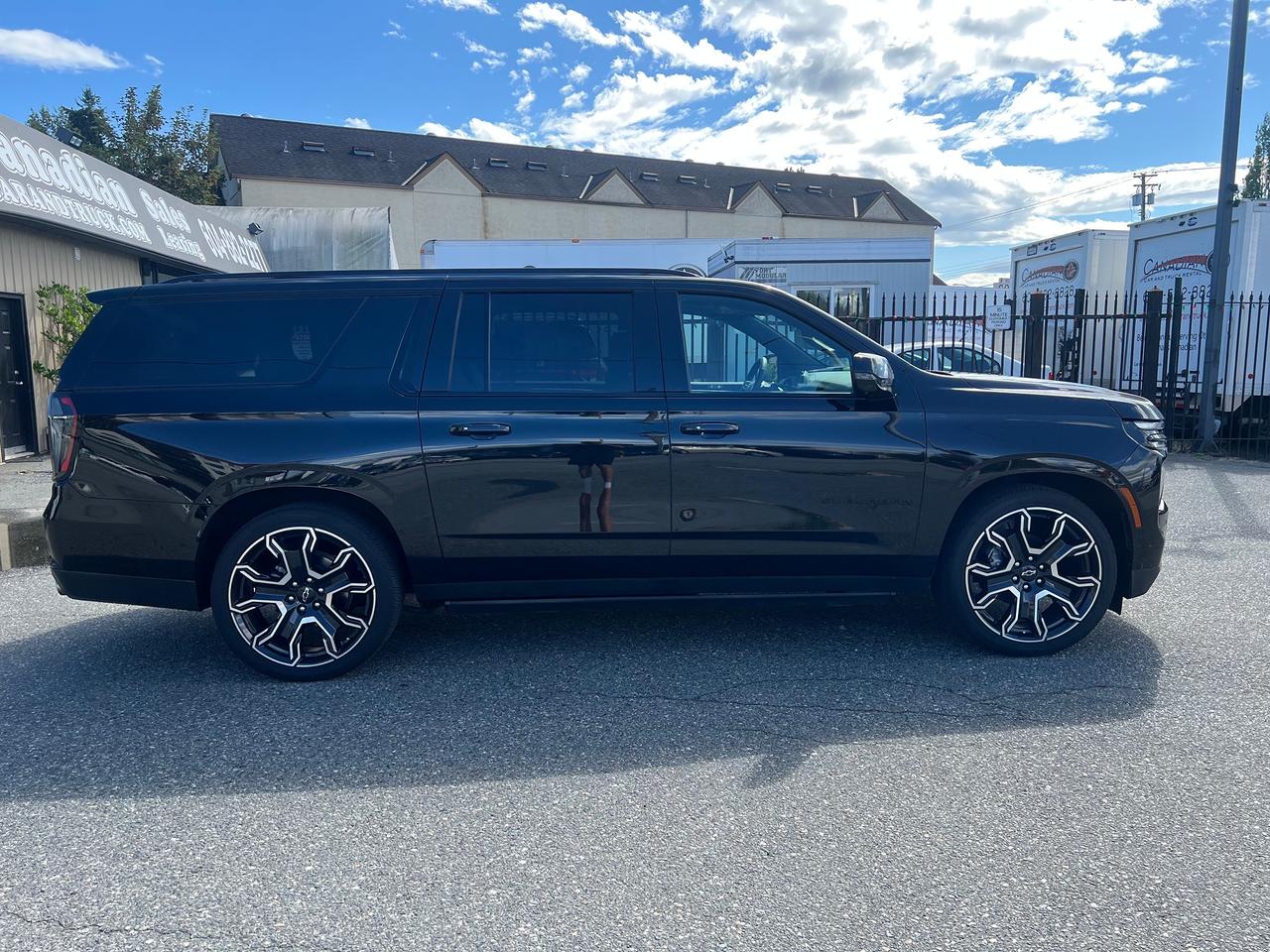 2025 Chevrolet Suburban RST Photo
