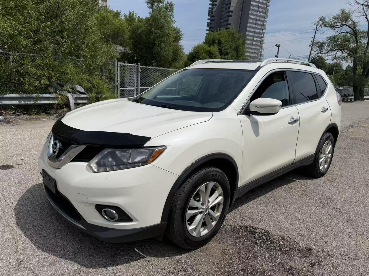 2015 Nissan Rogue SV Photo