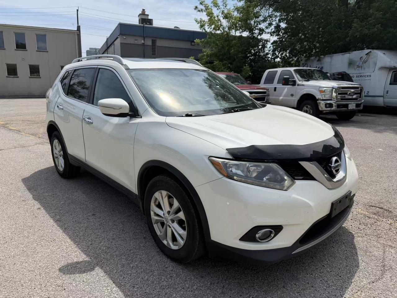 2015 Nissan Rogue SV Photo