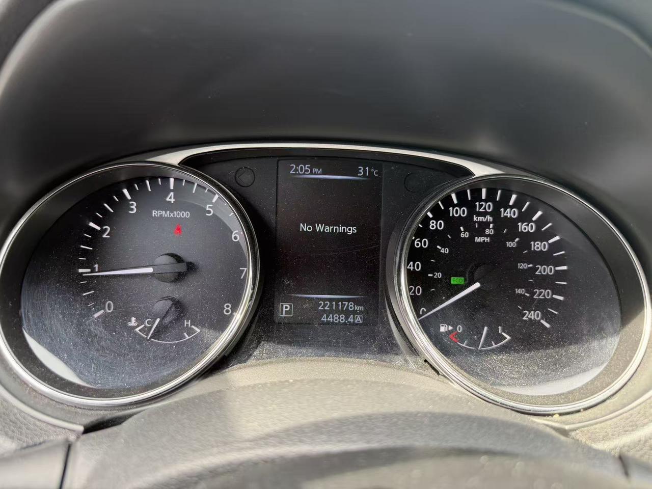 2015 Nissan Rogue SV Photo