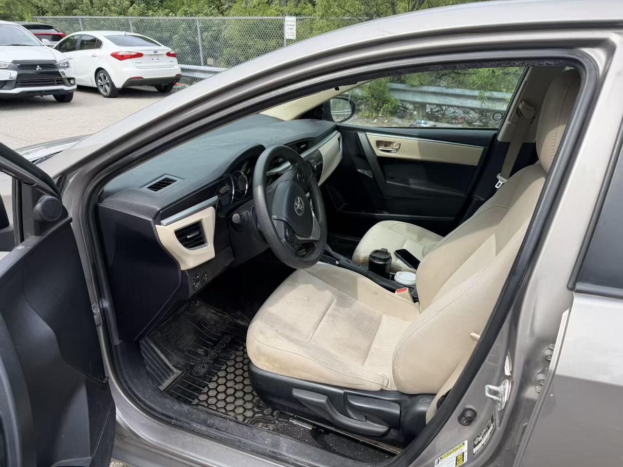 2014 Toyota Corolla LE Photo