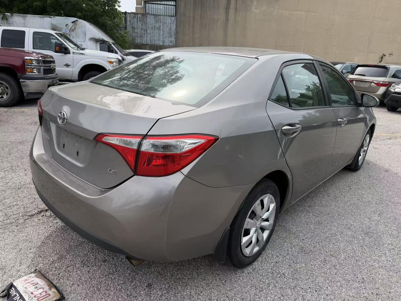 2014 Toyota Corolla LE Photo3