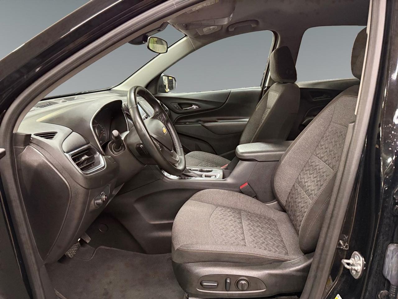 2024 Chevrolet Equinox AWD 4DR LT Photo