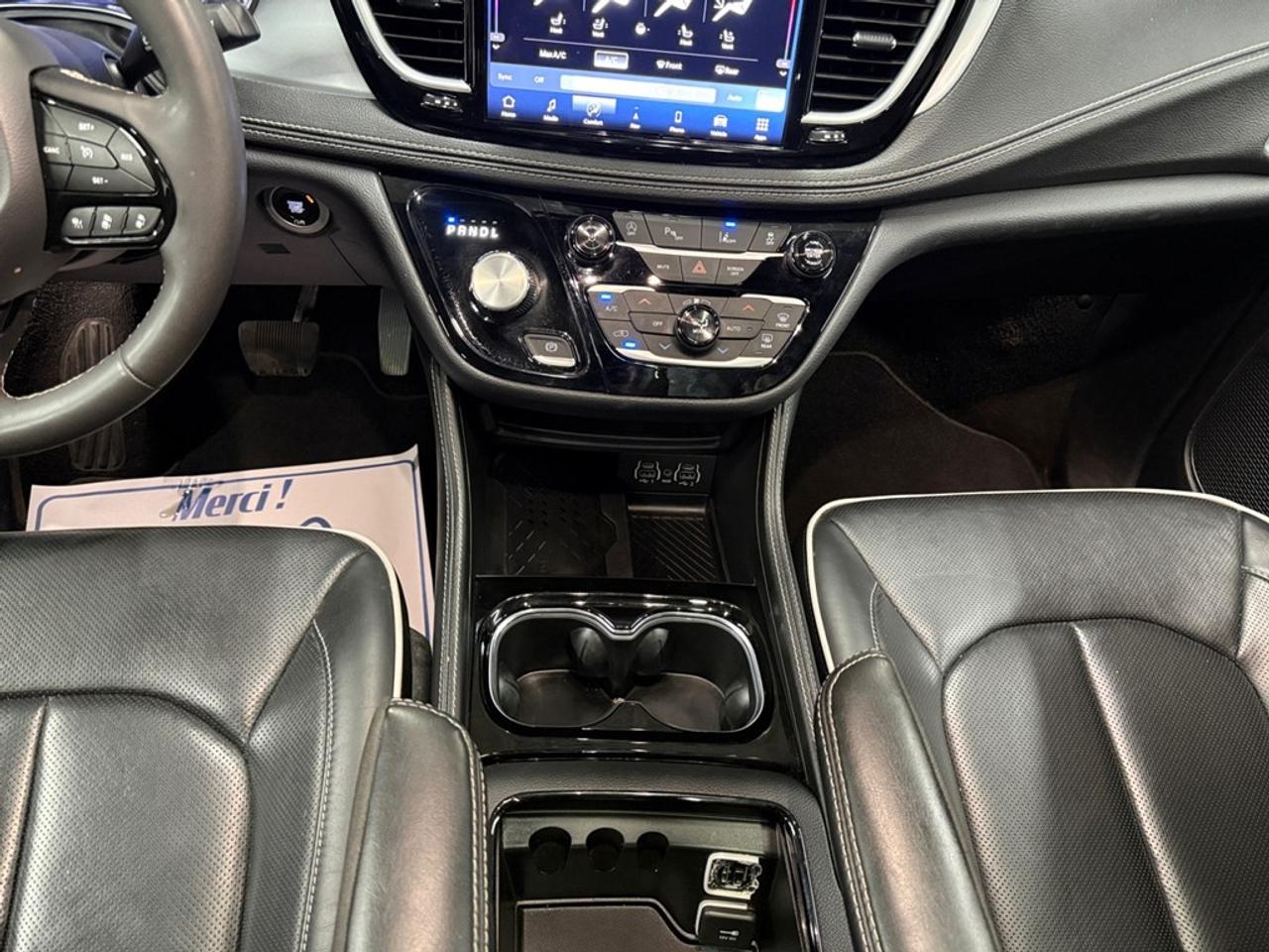 2025 Chrysler Pacifica Limited FWD Photo