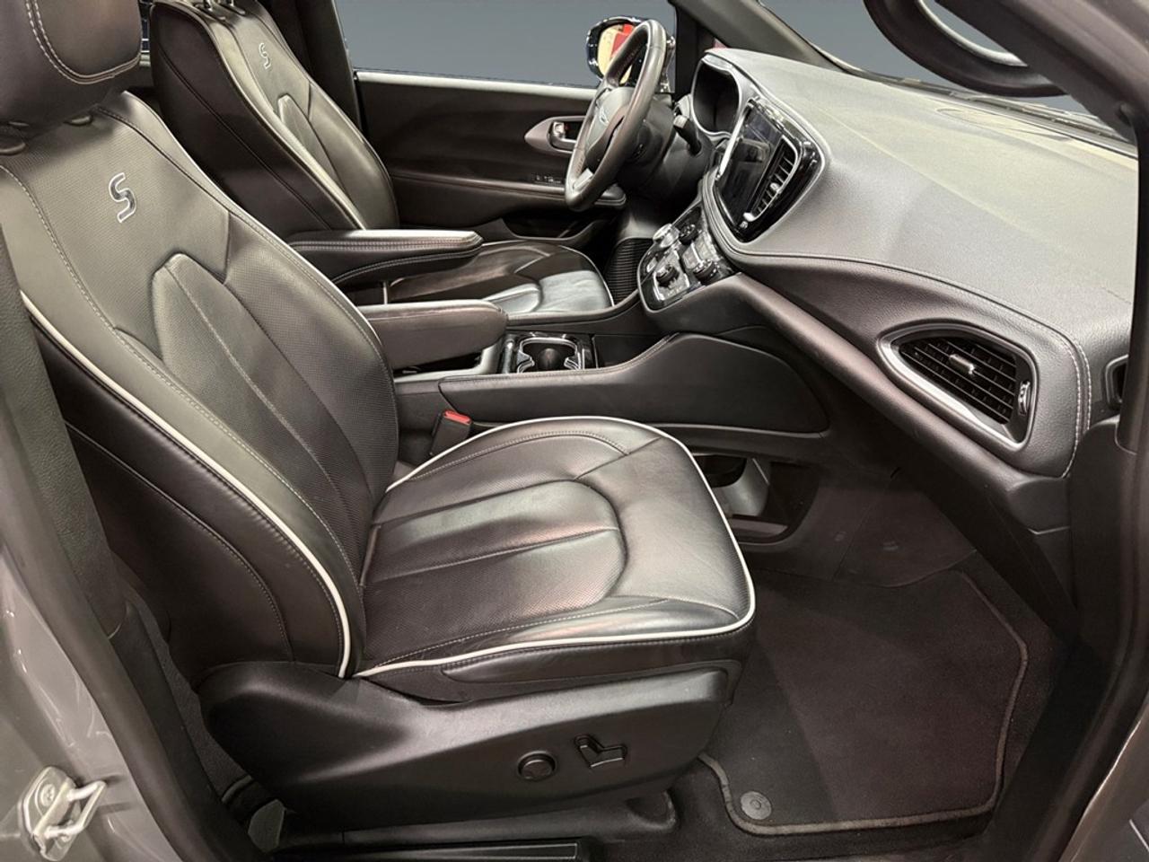 2025 Chrysler Pacifica Limited FWD Photo