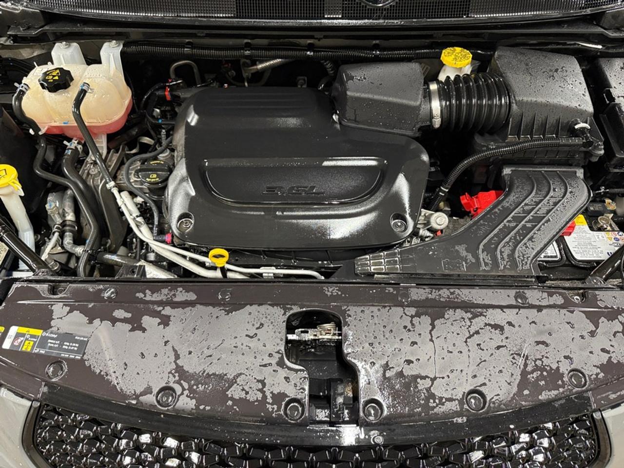 2025 Chrysler Pacifica Limited FWD Photo