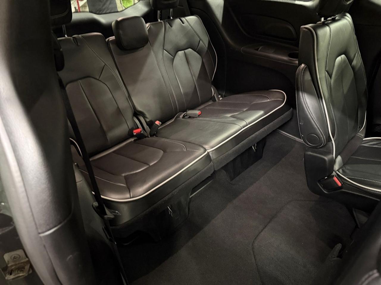 2025 Chrysler Pacifica Limited FWD Photo