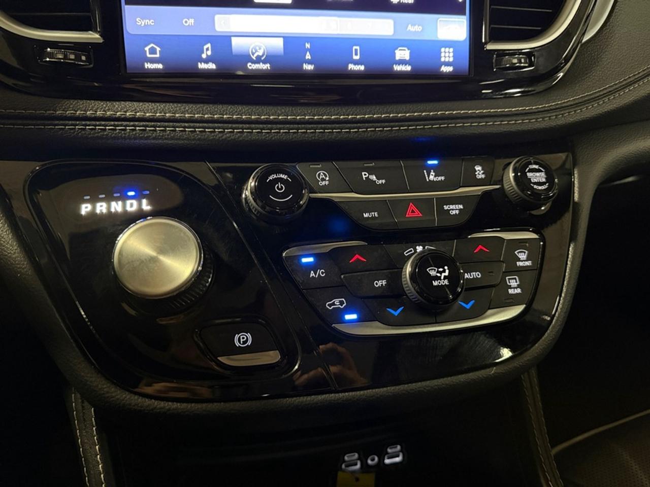 2025 Chrysler Pacifica Limited FWD Photo