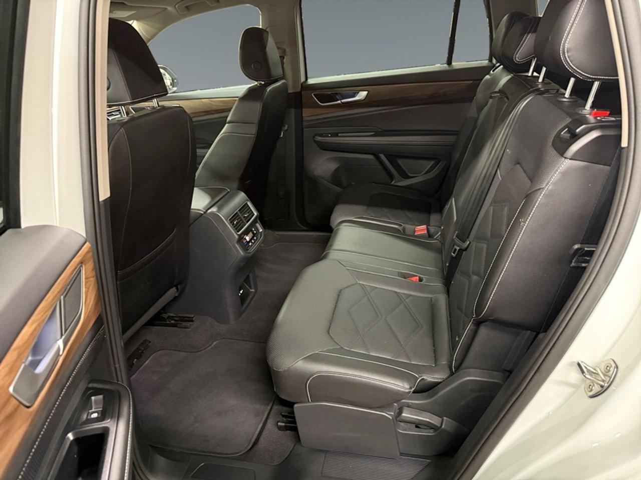 2025 Volkswagen Atlas Comfortline 2.0 TSI 4MOTION Photo