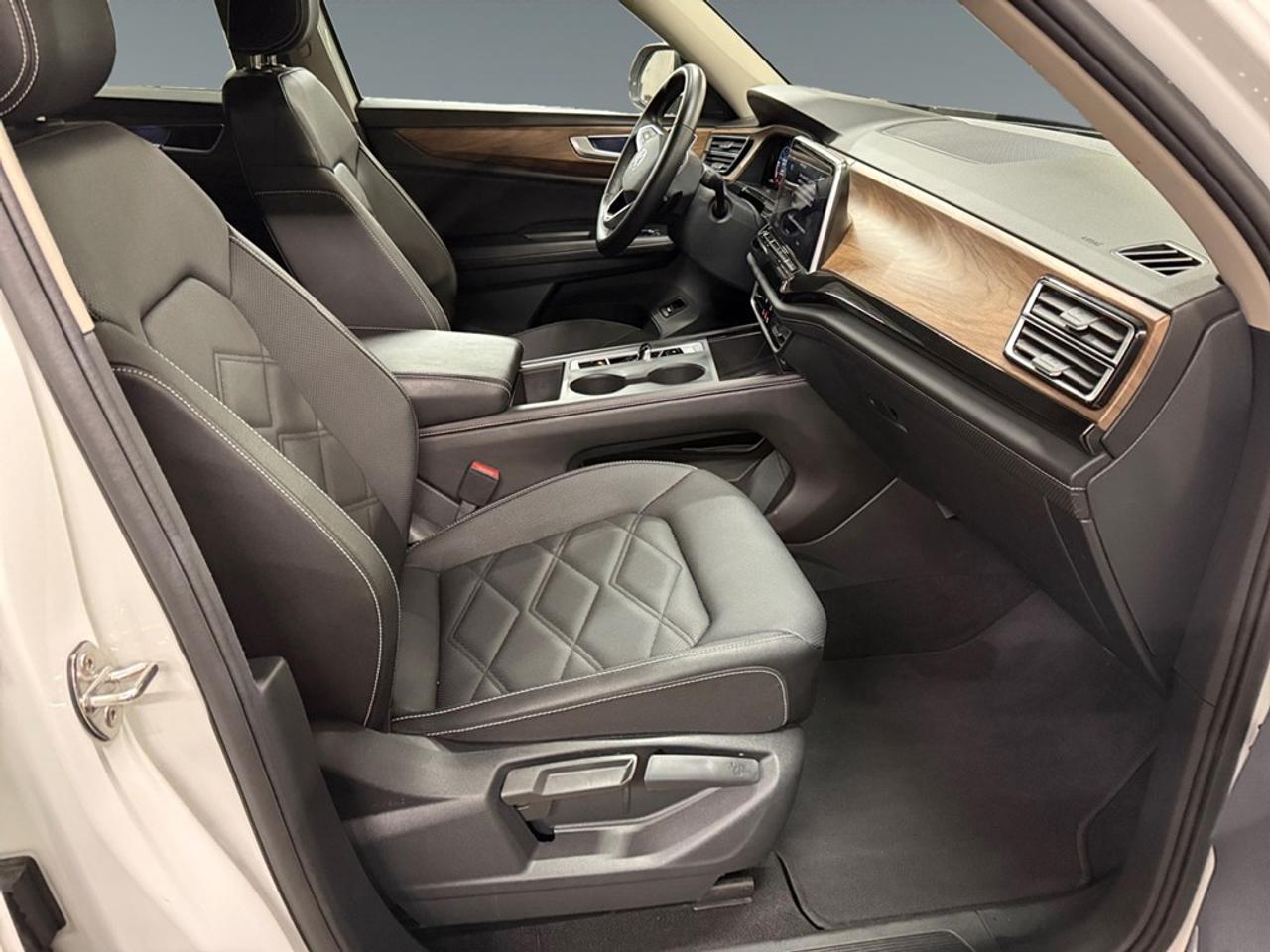 2025 Volkswagen Atlas Comfortline 2.0 TSI 4MOTION Photo