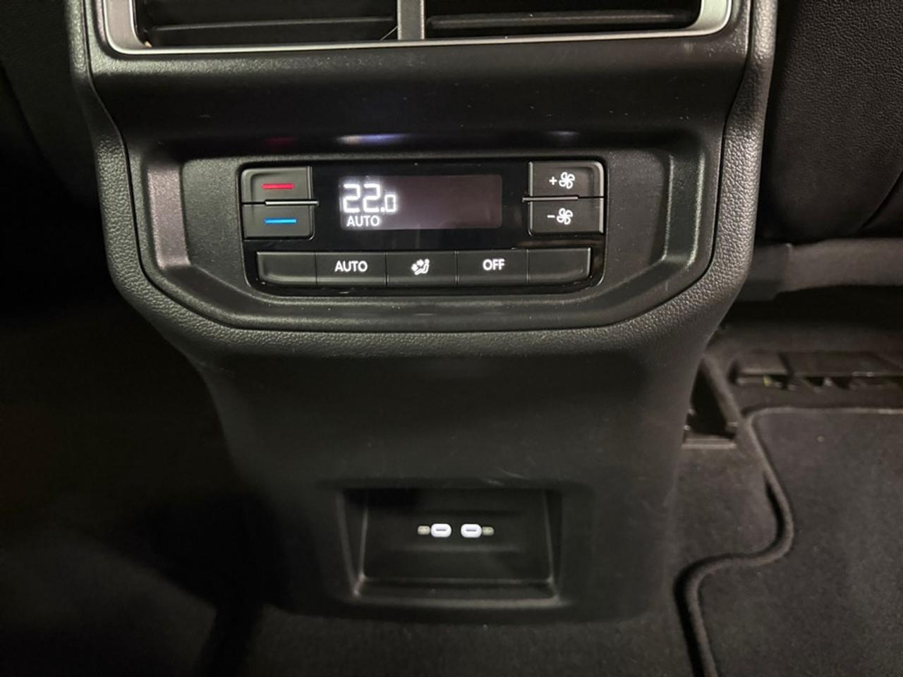 2025 Volkswagen Atlas Comfortline 2.0 TSI 4MOTION Photo