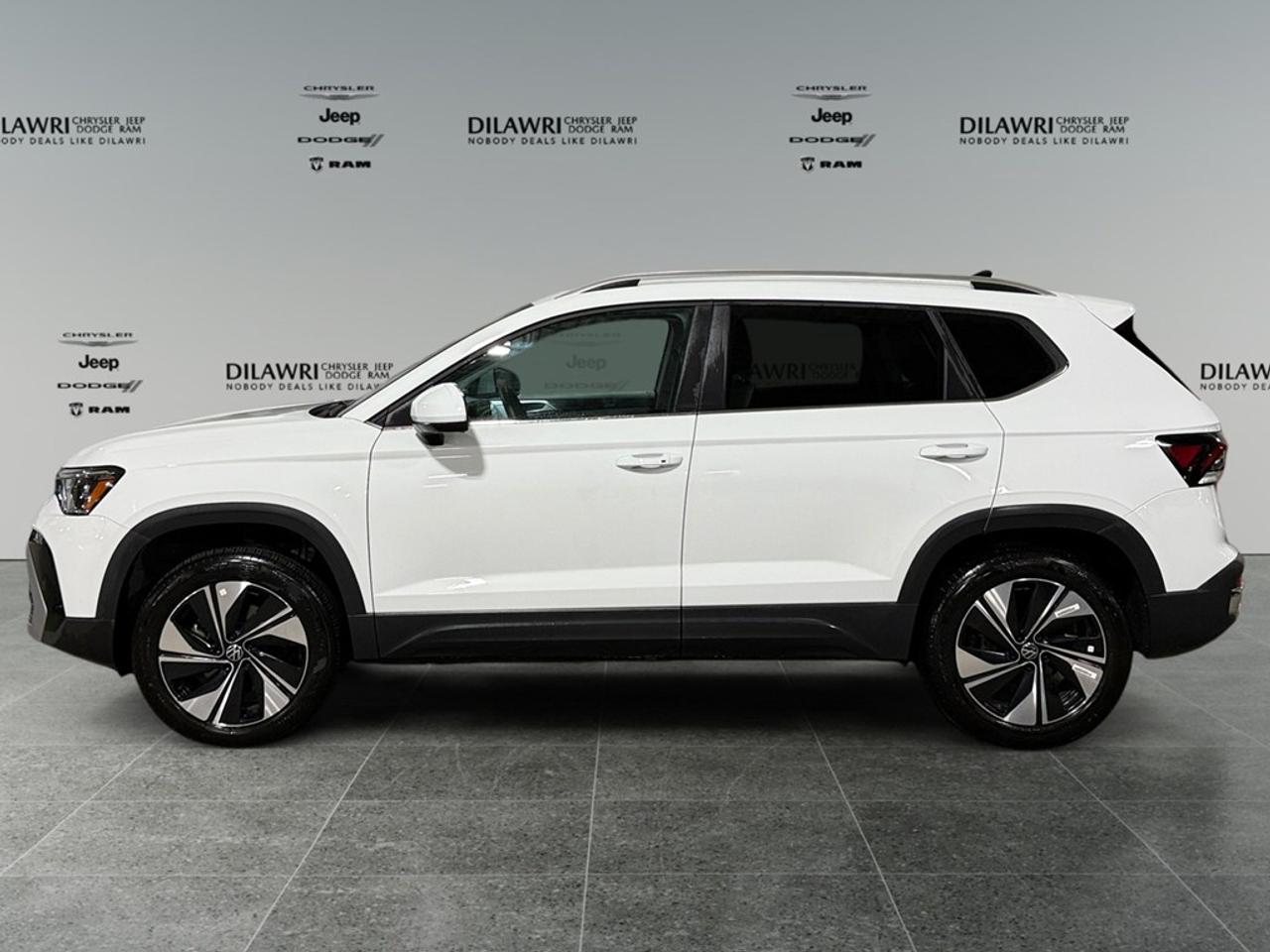 2026 Volkswagen Taos Comfortline 4Motion Photo5