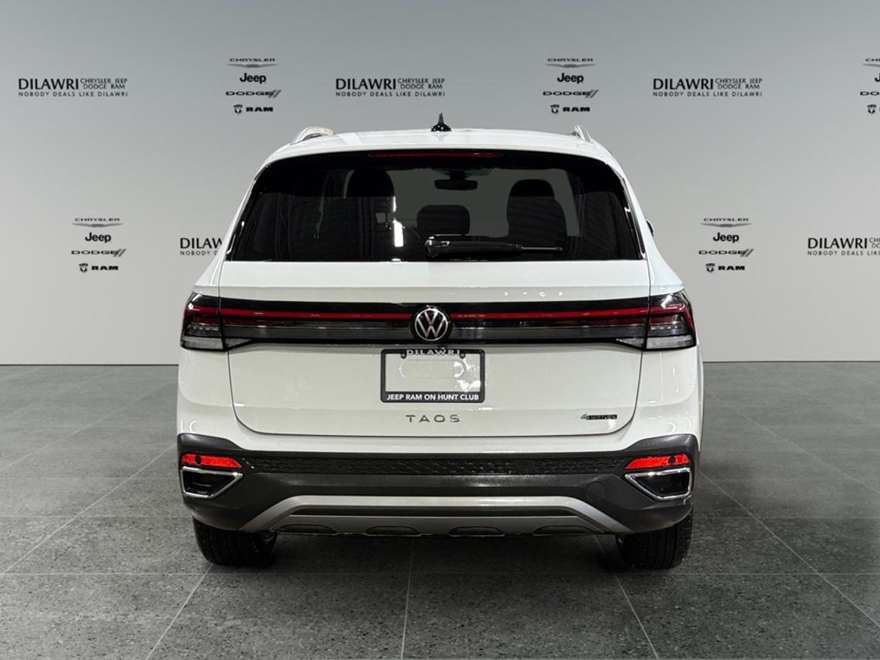 2026 Volkswagen Taos Comfortline 4Motion Photo
