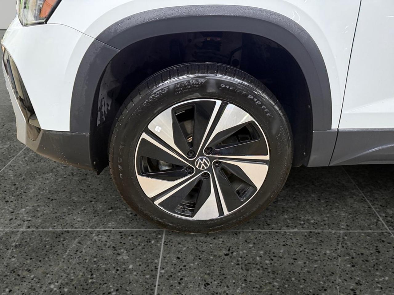 2026 Volkswagen Taos Comfortline 4Motion Photo