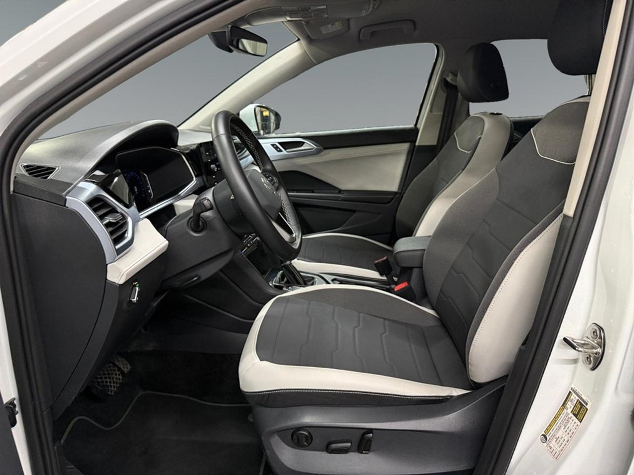 2026 Volkswagen Taos Comfortline 4Motion Photo