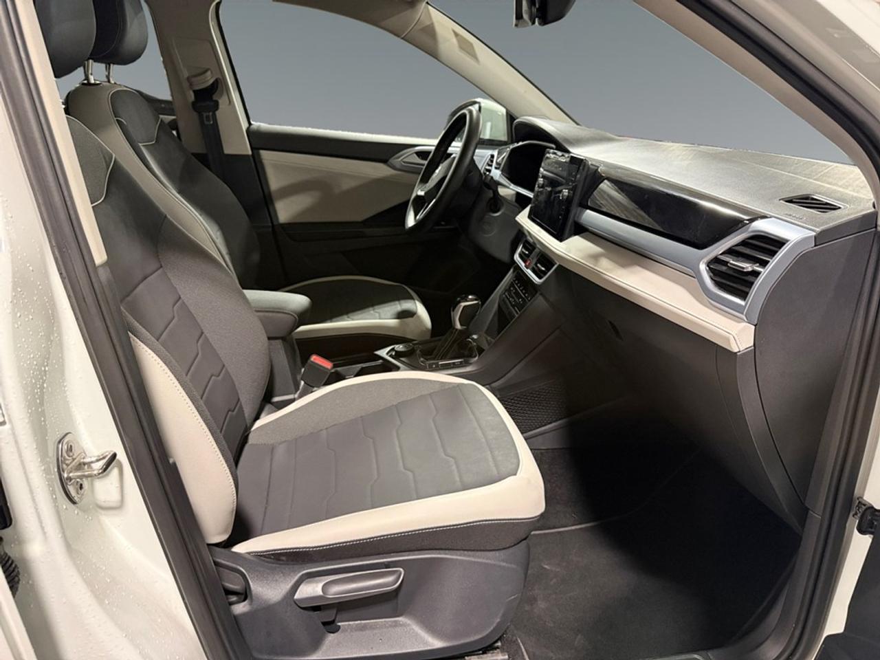 2026 Volkswagen Taos Comfortline 4Motion Photo