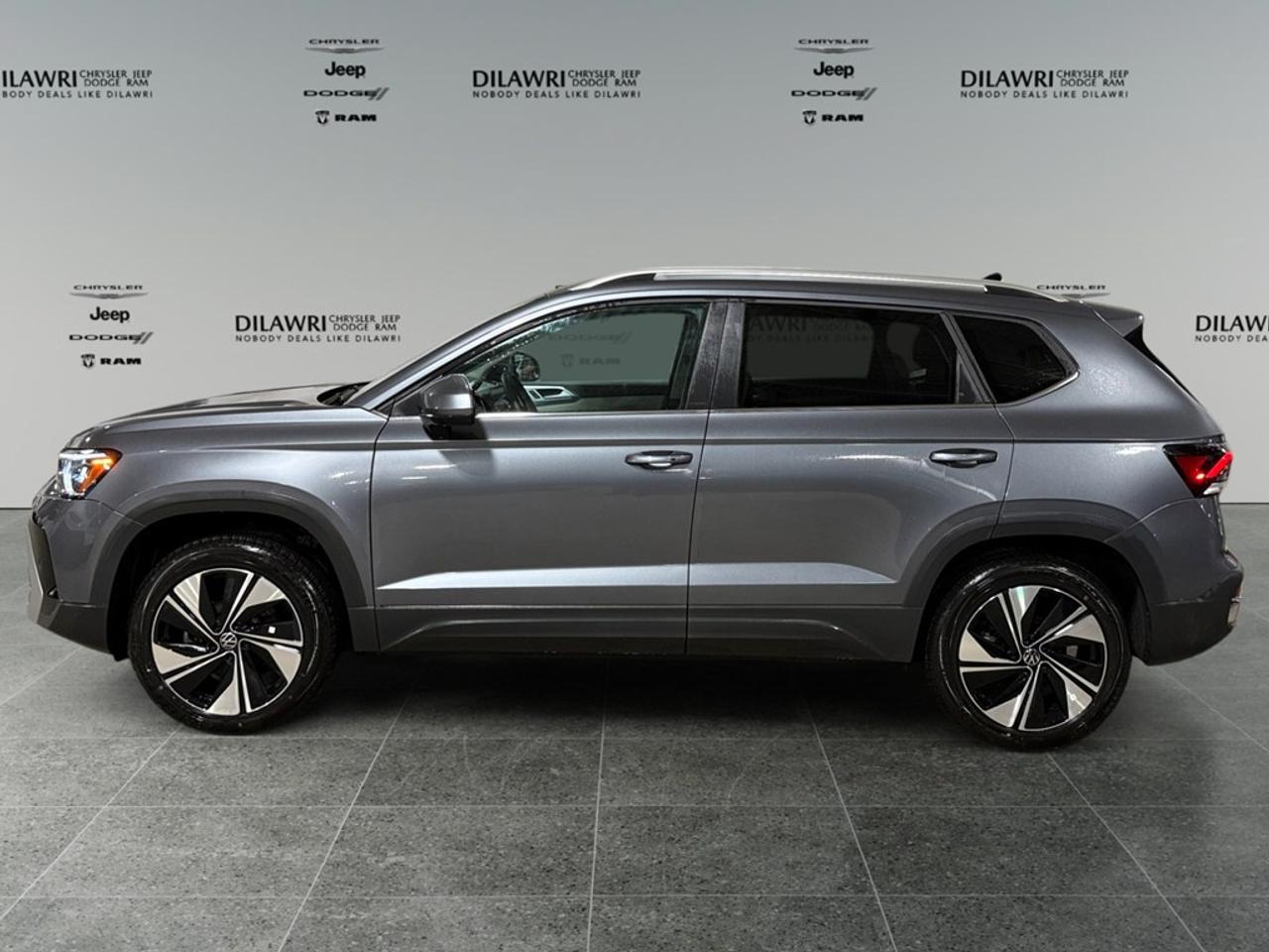 2026 Volkswagen Taos Comfortline 4Motion Photo1