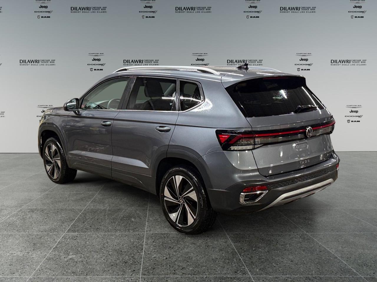2026 Volkswagen Taos Comfortline 4Motion Photo2