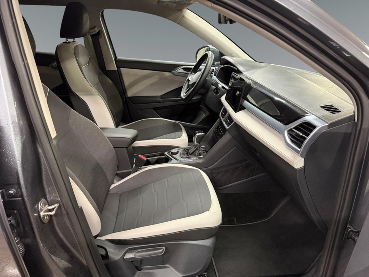 2026 Volkswagen Taos Comfortline 4Motion Photo