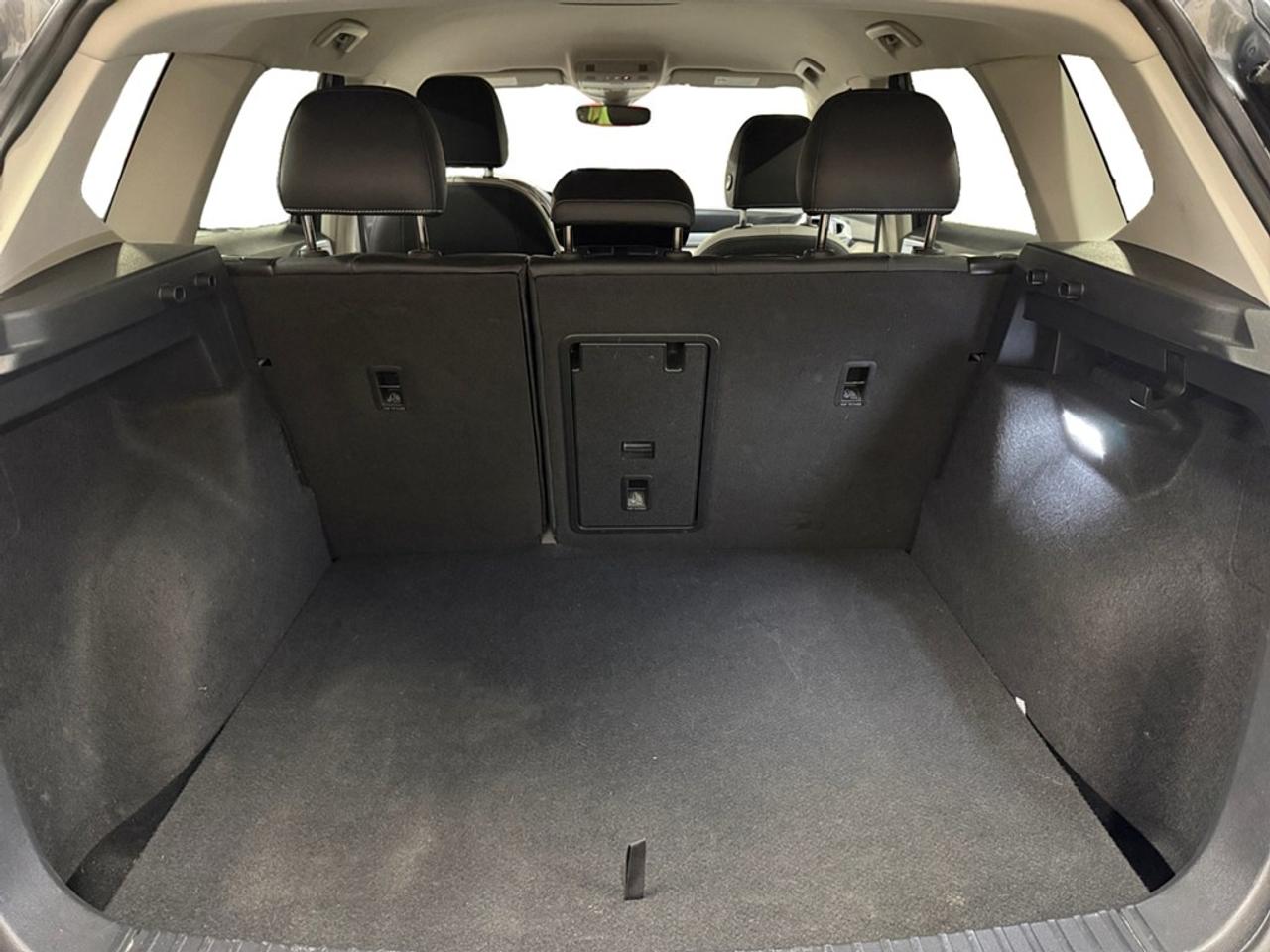 2026 Volkswagen Taos Comfortline 4Motion Photo