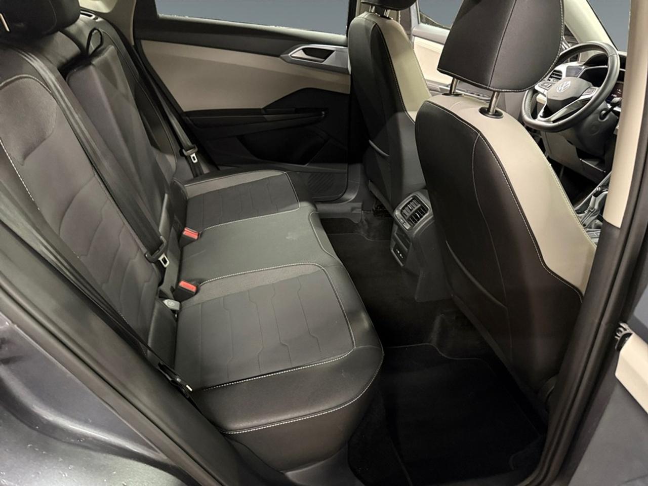 2026 Volkswagen Taos Comfortline 4Motion Photo